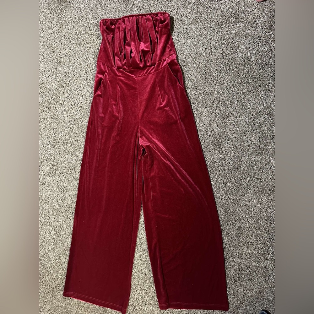 Velvet pleaded jumpsuit